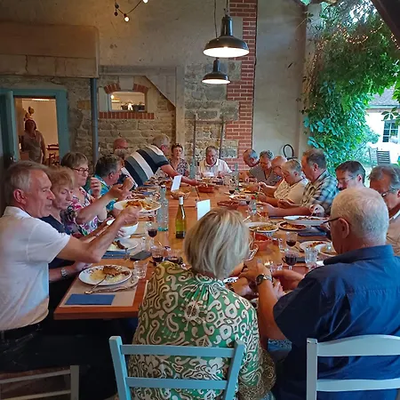 D'hotes Domaine Du Bourg Bed & Breakfast 3*