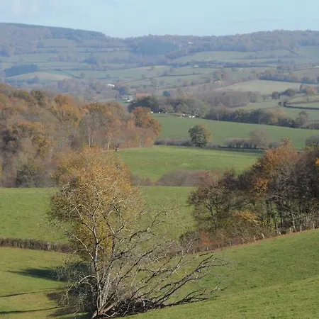 D'hotes Domaine Du Bourg Bed & Breakfast 3*