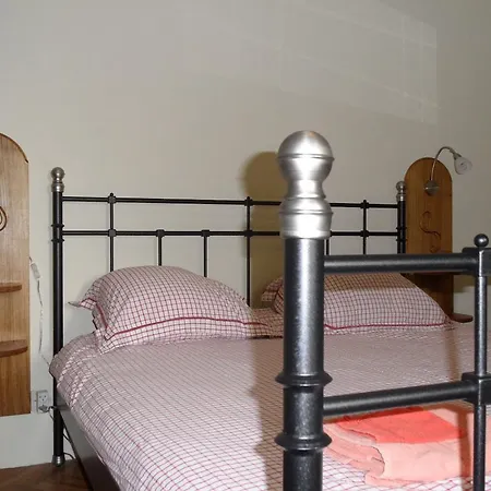 D'hotes Domaine Du Bourg Bed & Breakfast
